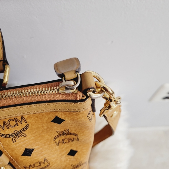 MCM Cognac crossbody - Picture 8 of 16